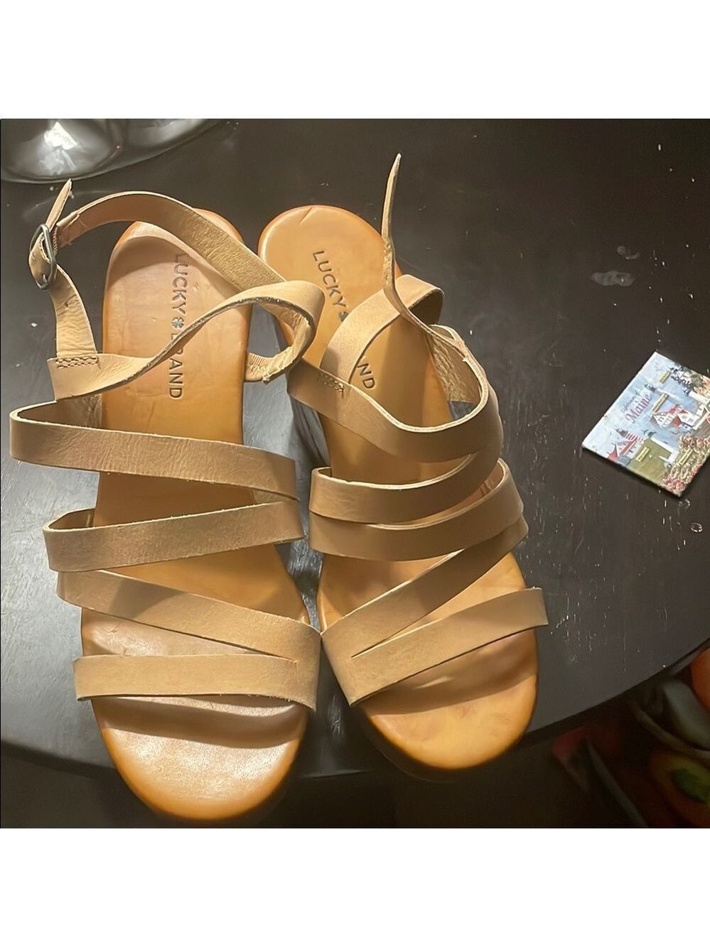 LUCKY BRAND Larinaa TAN LEATHER Woodgrain Platform Wedge STRAPPY SANDALS sz8.5M